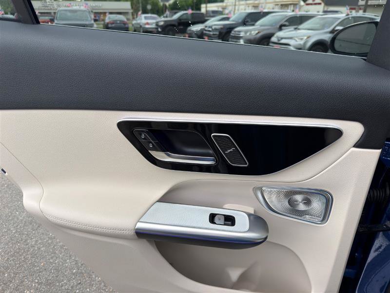 Used 2026 Mercedes-Benz GLC 300 4MATIC image 19