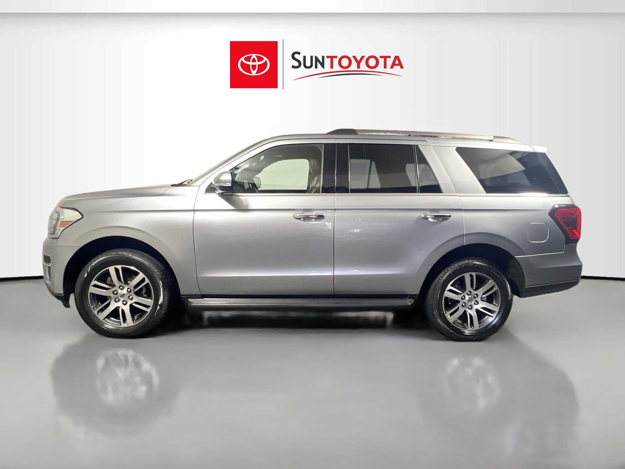 Used 2024 Ford Expedition Limited image 7