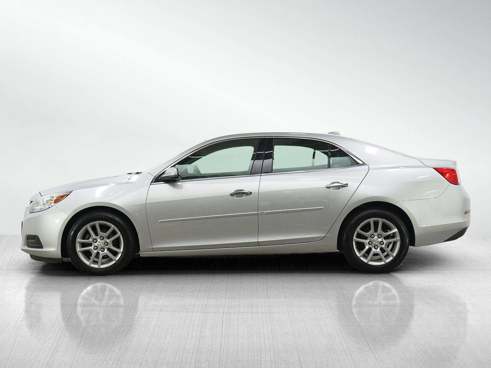 Used 2014 Chevrolet Malibu LT w/ Power Convenience Package FWD image 2