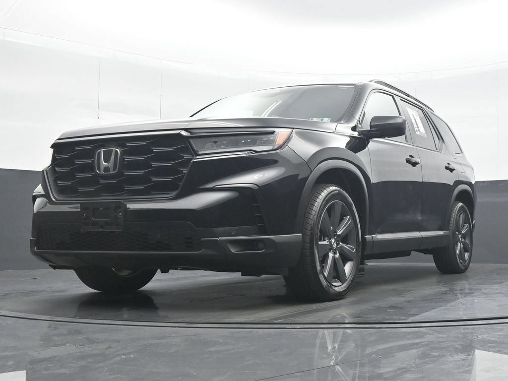 Used 2025 Honda Pilot Sport image 26
