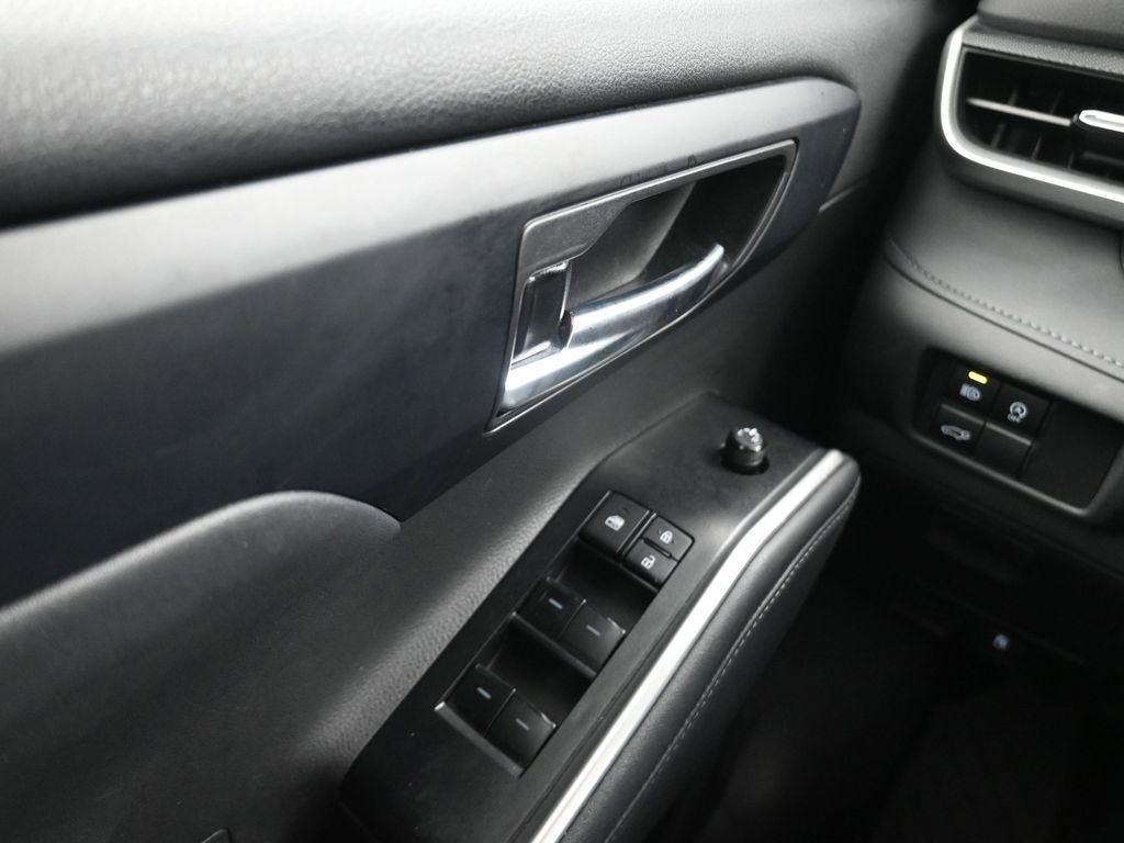 Used 2023 Toyota Highlander XSE FWD image 10