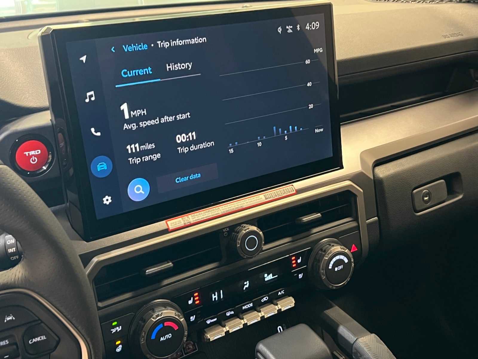 Certified 2025 Toyota 4Runner TRD Off-Road Premium image 26