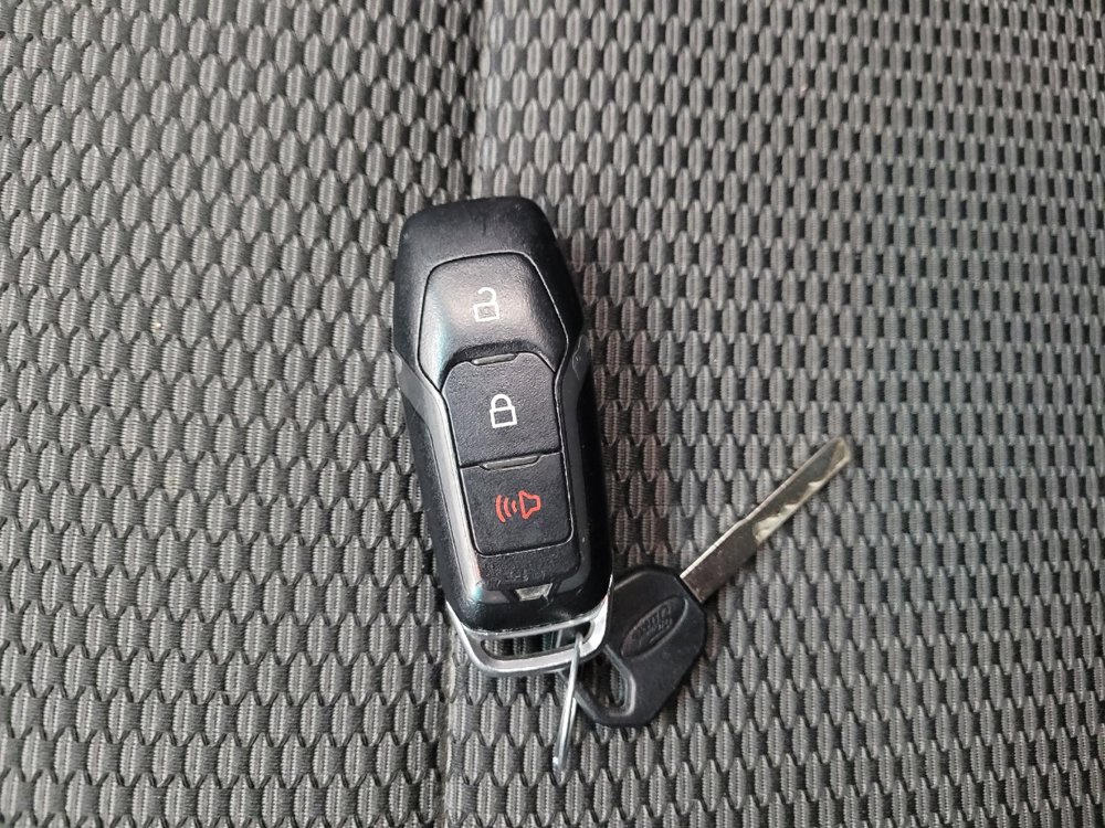 Used 2016 Ford Explorer XLT AWD/4WD image 32