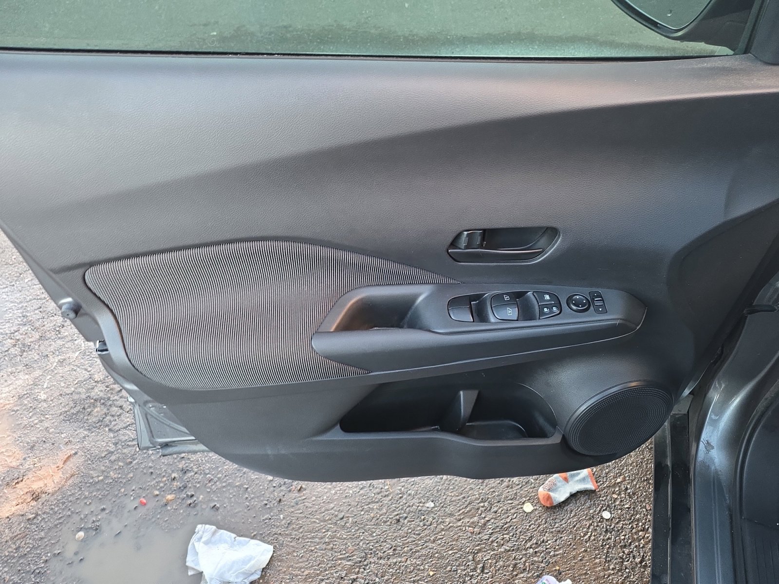 Used 2020 Nissan Kicks S image 14