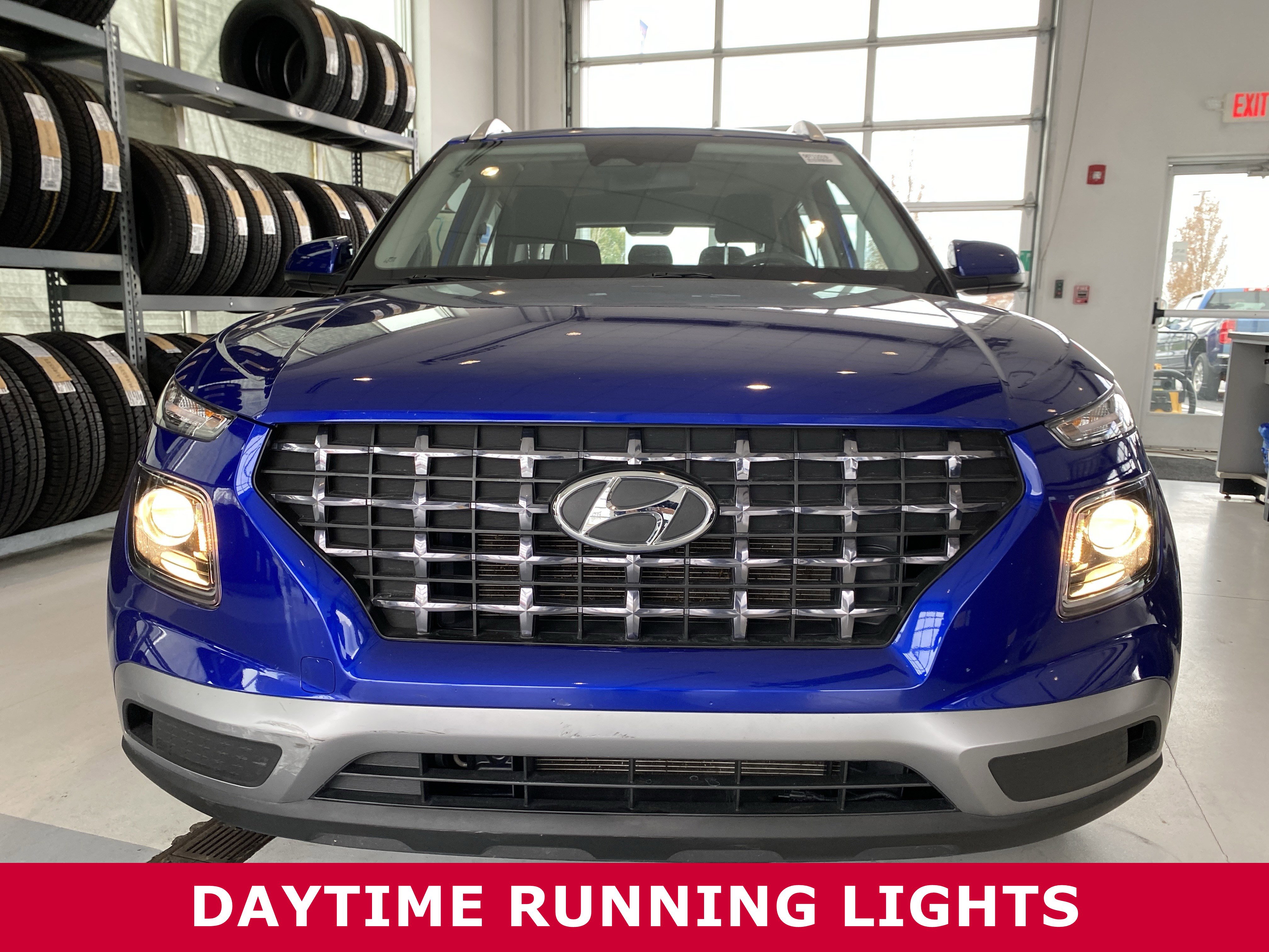 Used 2025 Hyundai Venue SEL image 27