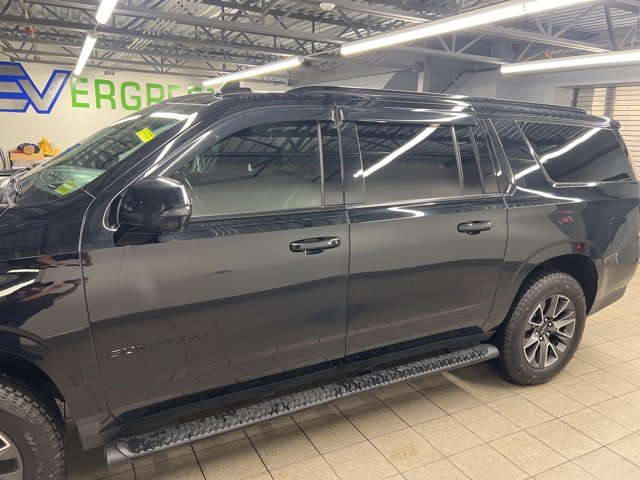 Used 2021 Chevrolet Suburban Z71 w/ Z71 Signature Package image 4