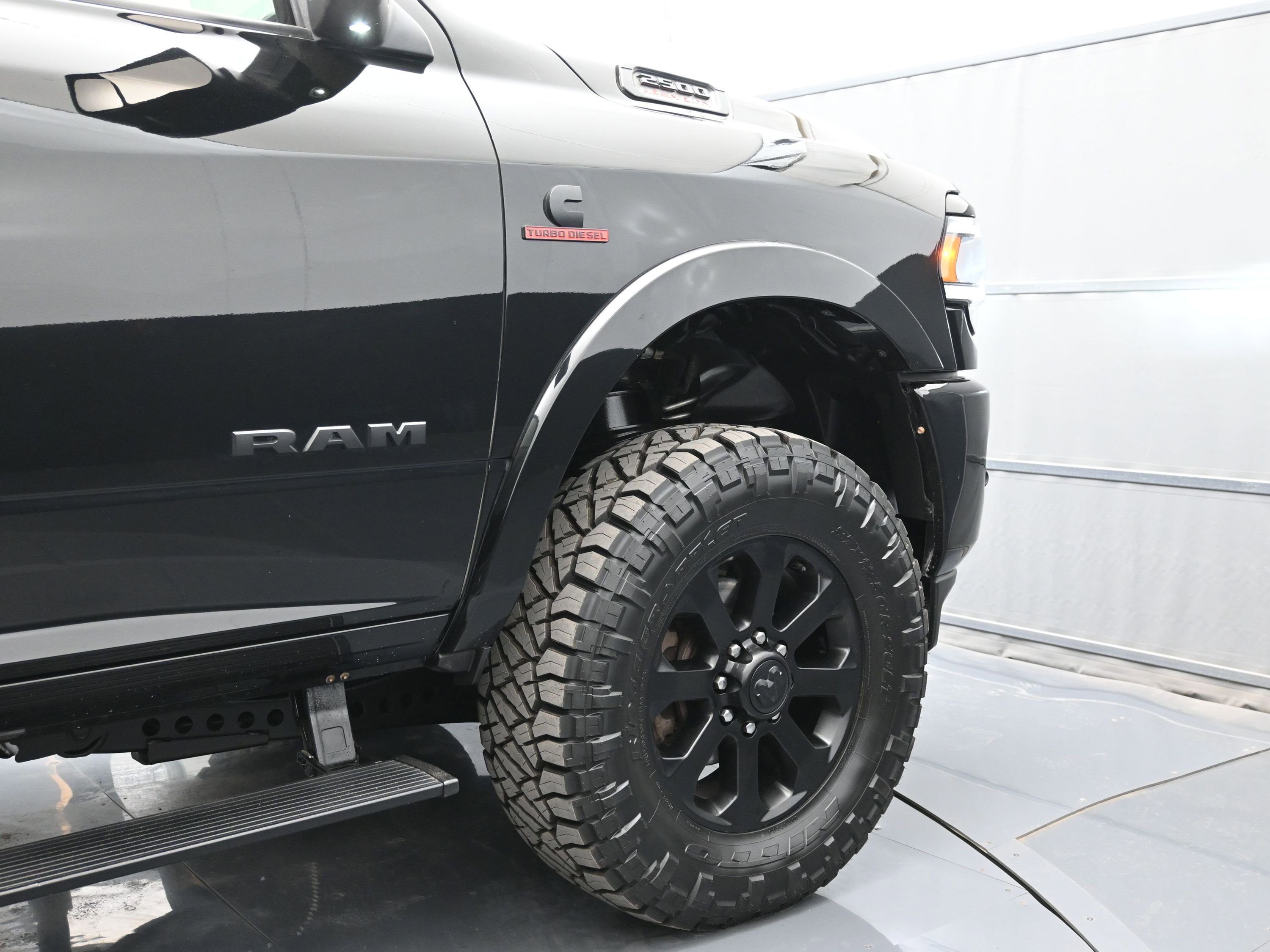 Used 2020 RAM 2500 Laramie w/ Night Edition image 49
