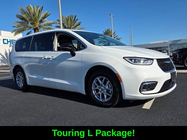 Used 2024 Chrysler Pacifica Touring-L