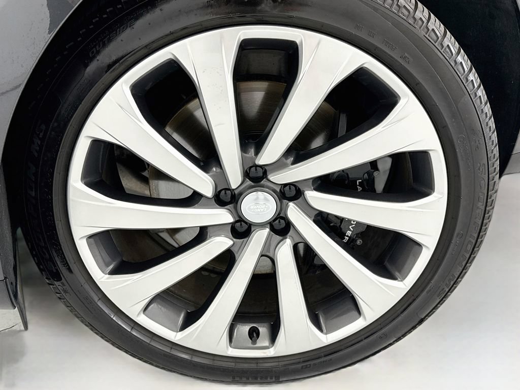 Certified 2023 Land Rover Range Rover SE AWD/4WD image 29