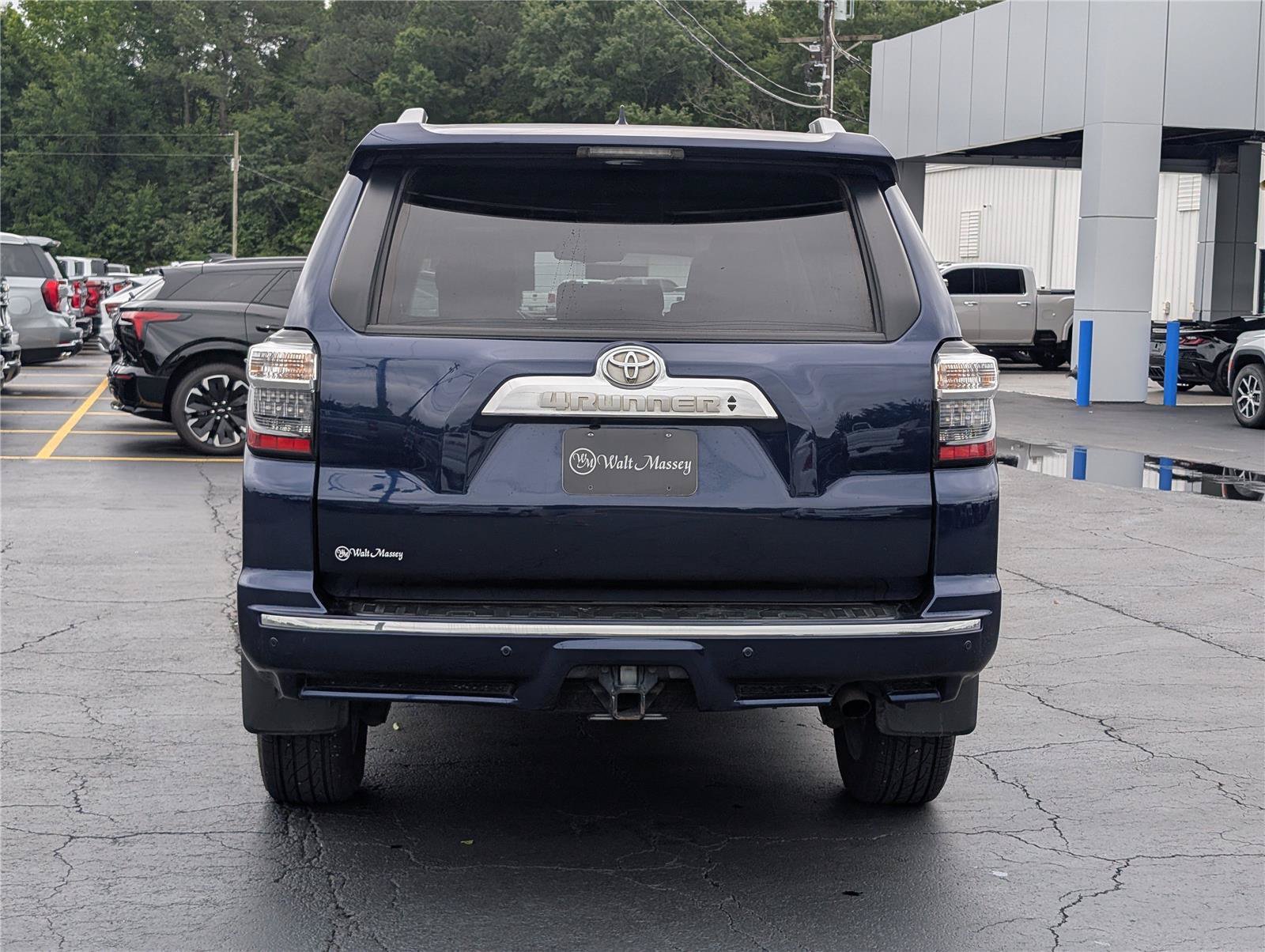 Used 2023 Toyota 4Runner Limited AWD/4WD image 4