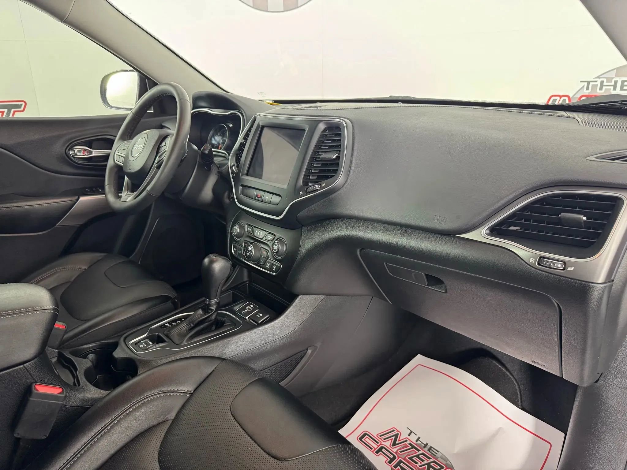 Used 2022 Jeep Cherokee Latitude Lux FWD image 12