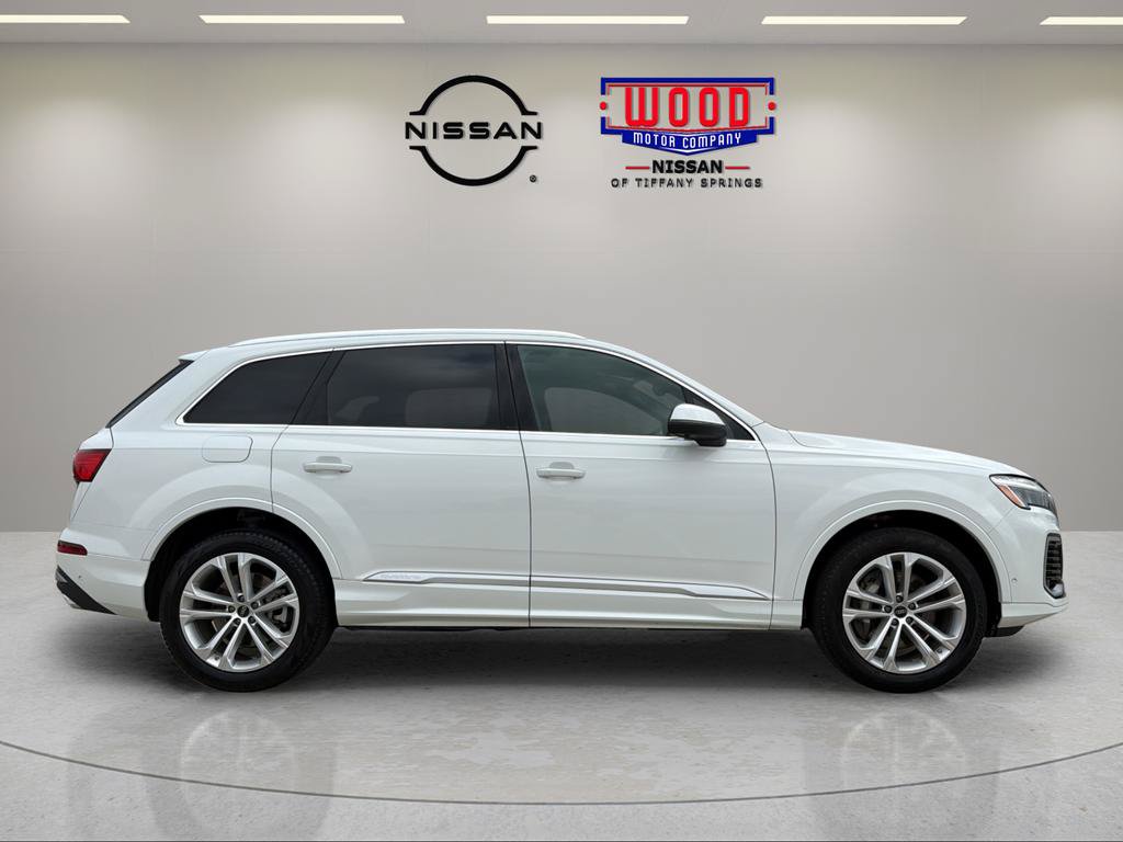 Used 2025 Audi Q7 3.0T Premium Plus AWD/4WD image 2
