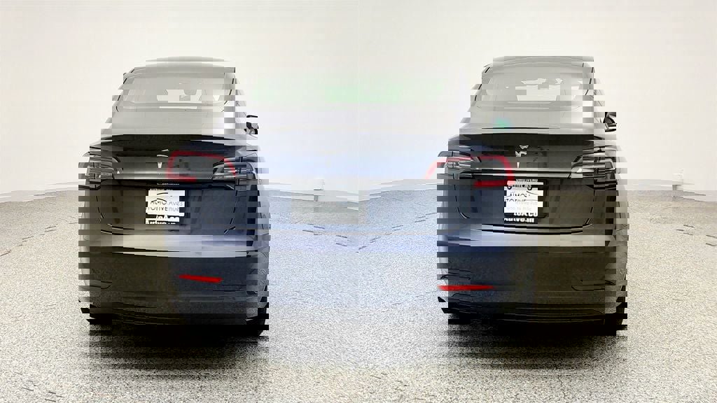 Used 2023 Tesla Model 3 Standard Range image 6