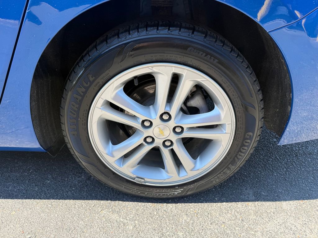 Used 2018 Chevrolet Cruze LT FWD image 30