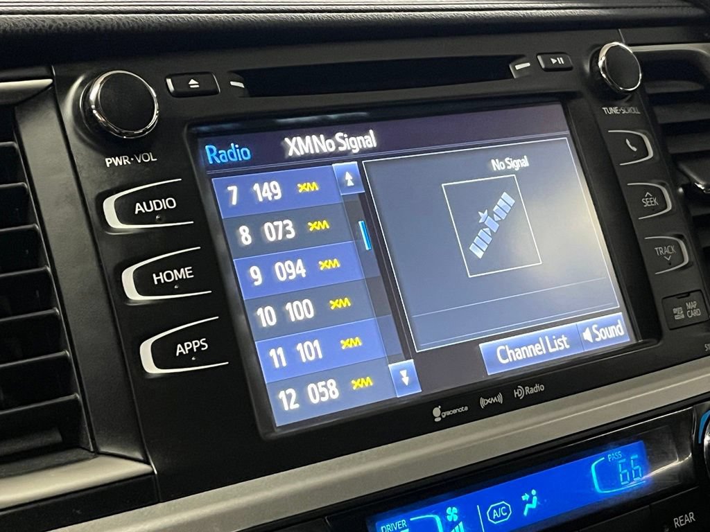 Used 2018 Toyota Highlander XLE AWD/4WD image 28