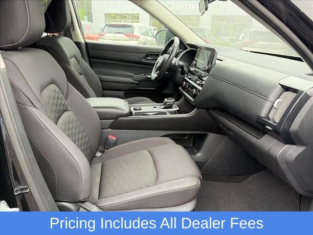 Used 2024 Nissan Pathfinder SV AWD/4WD image 20