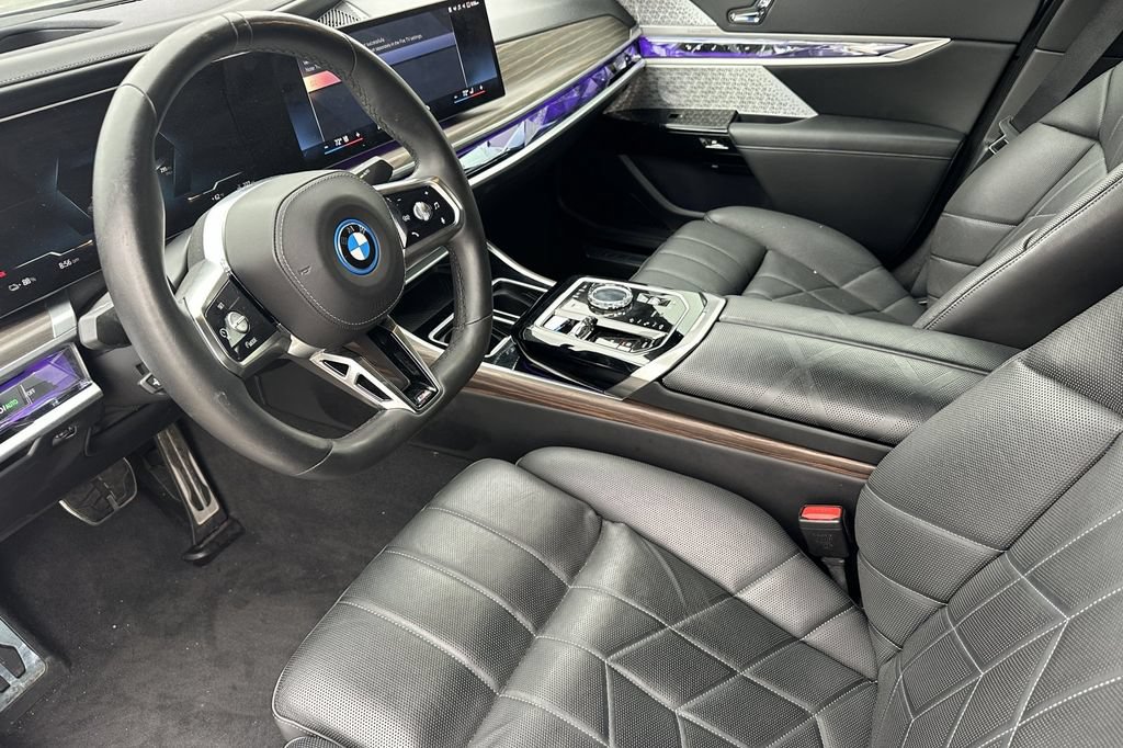 Used 2023 BMW i7 xDrive60 AWD/4WD image 9