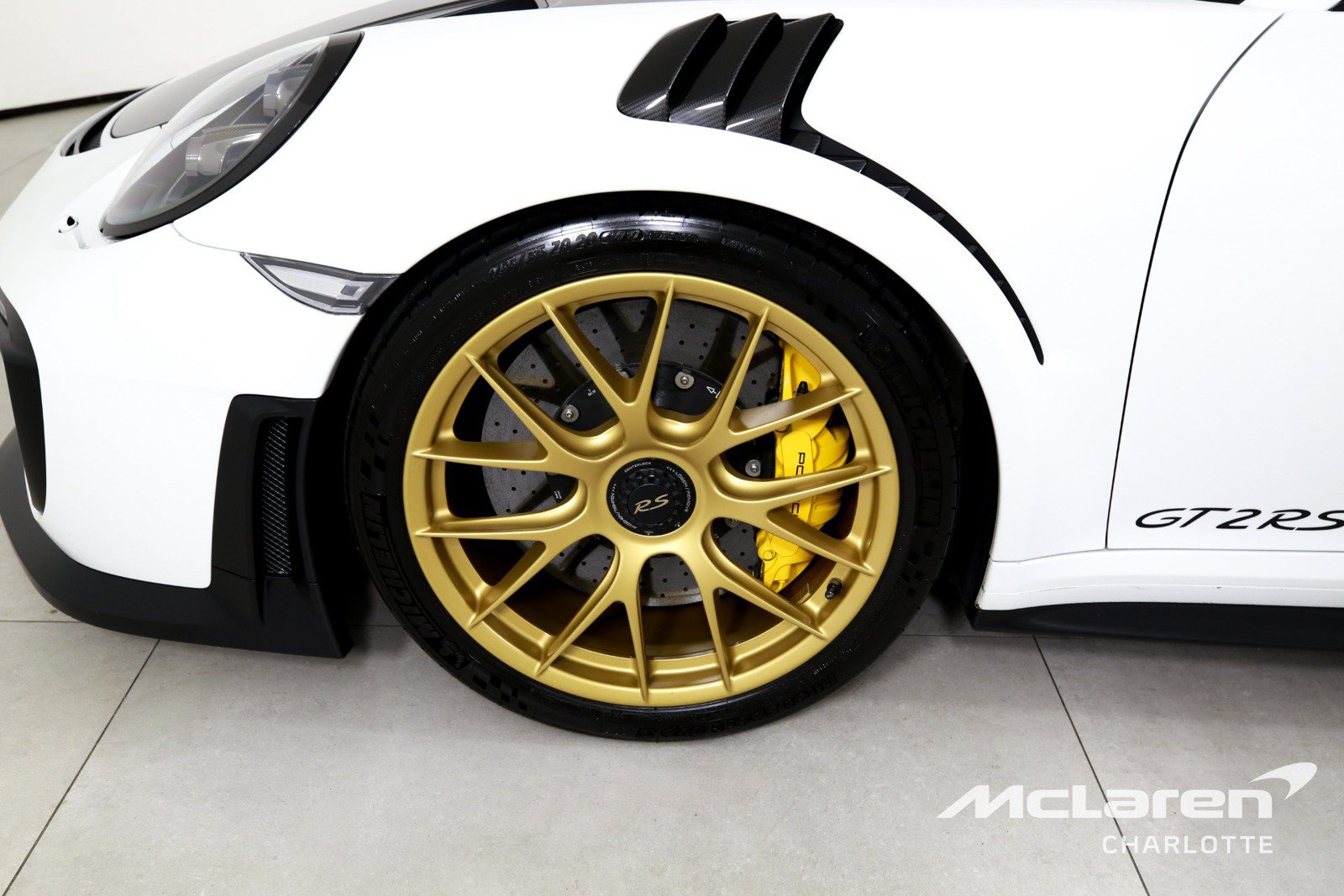 Used 2018 Porsche 911 GT2 RS w/ Weissach Package RWD image 26