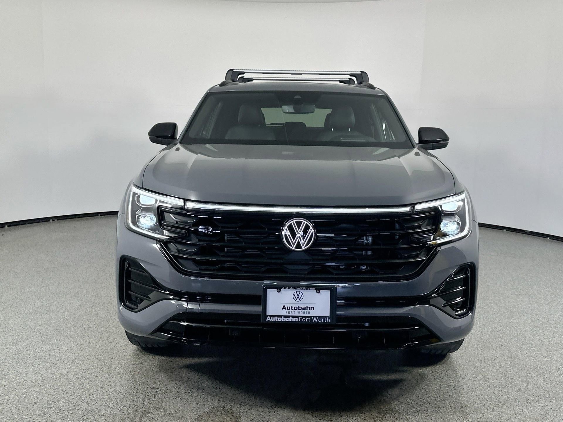 New 2026 Volkswagen Atlas Cross Sport SEL R-Line image 2