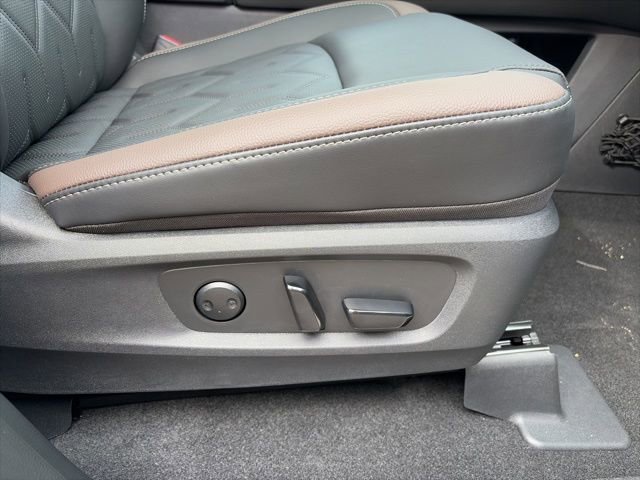 New 2026 Nissan Pathfinder Platinum image 24