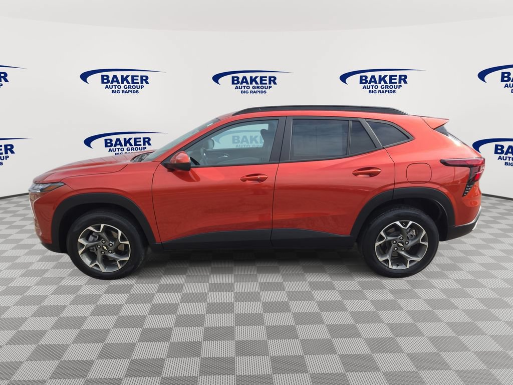 Used 2024 Chevrolet Trax LT w/ Driver Confidence Package FWD image 6