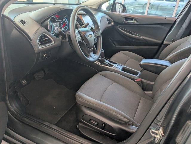 Used 2017 Chevrolet Cruze LT w/ Convenience Package image 6