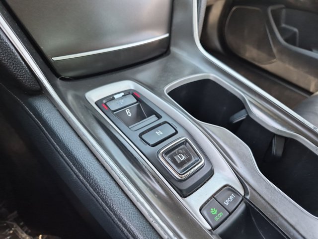 Used 2018 Honda Accord Touring image 17