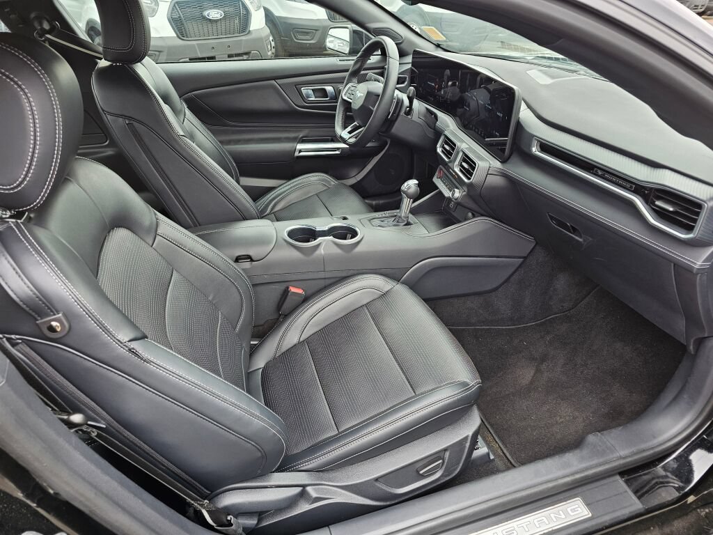 Used 2025 Ford Mustang GT Premium RWD image 12