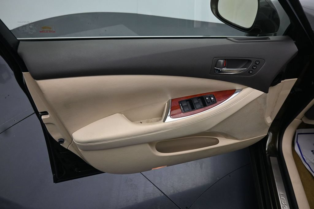Used 2011 Lexus ES 350 FWD image 18