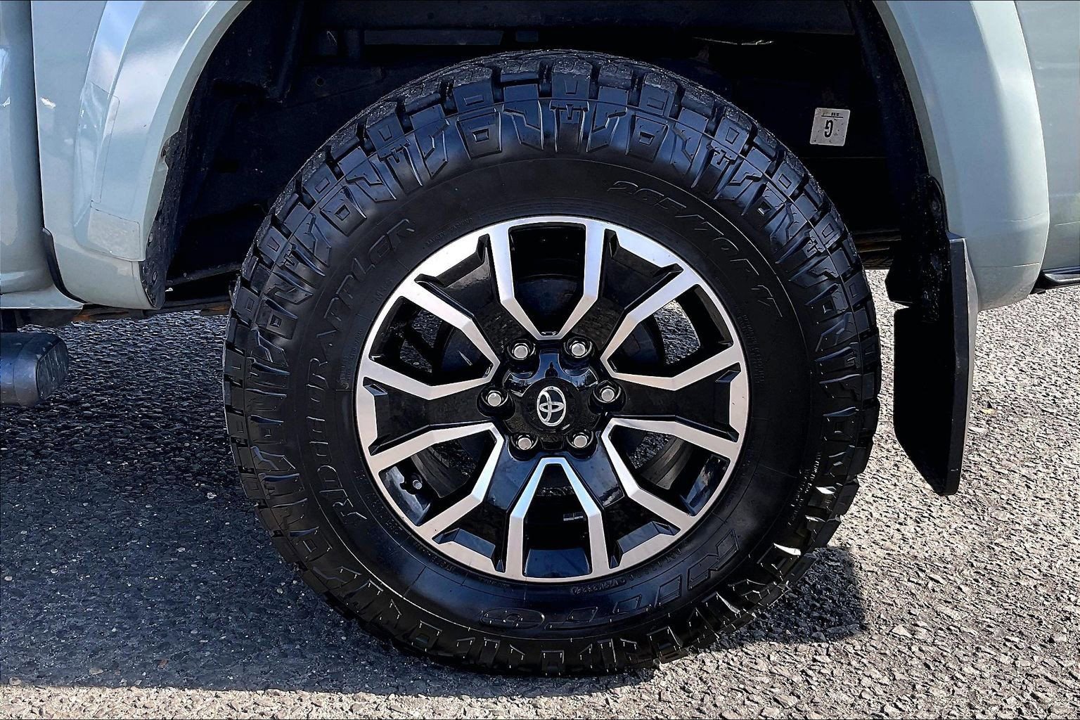 Used 2022 Toyota Tacoma TRD Sport w/ TRD Premium Sport Package image 9