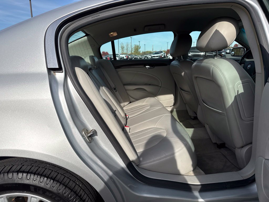 Used 2011 Buick Lucerne CXL FWD image 13