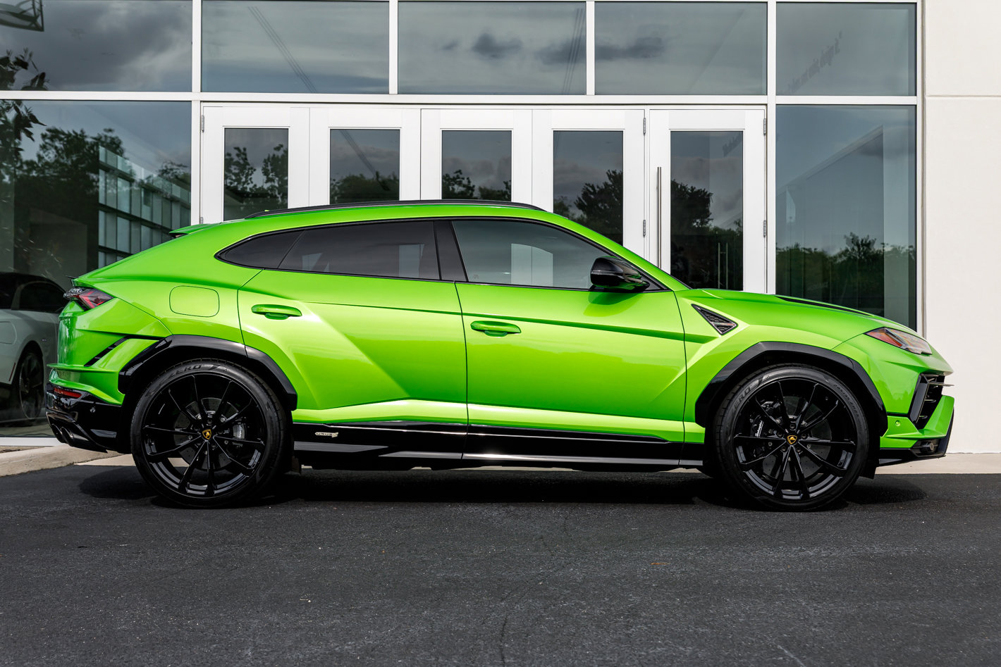 Used 2024 Lamborghini Urus S AWD/4WD image 17