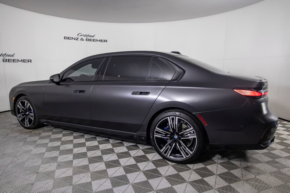 Used 2023 BMW i7 xDrive60 w/ Executive Package 2 AWD/4WD image 11