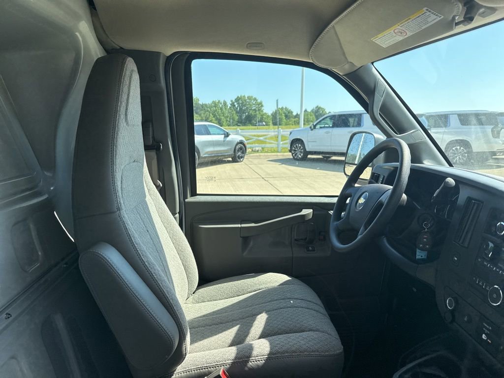 New 2025 Chevrolet Express 2500 w/ Driver Convenience Package RWD image 27