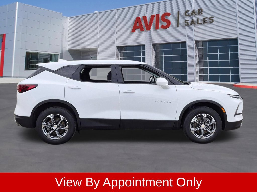 Used 2025 Chevrolet Blazer LT FWD image 5