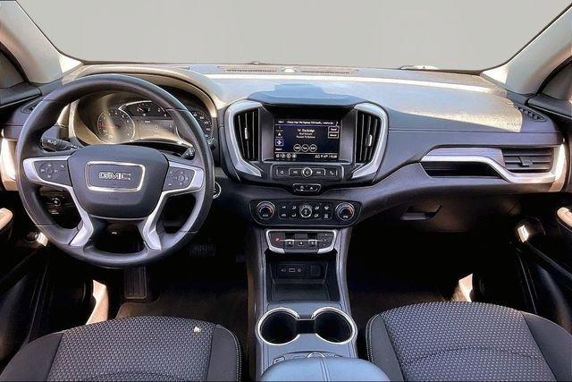 Used 2024 GMC Terrain SLE w/ Driver Convenience Package FWD image 7
