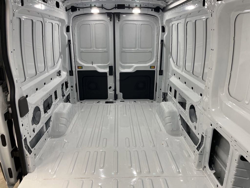 New 2025 Ford Transit 250 148 Medium Roof Extended AWD image 28
