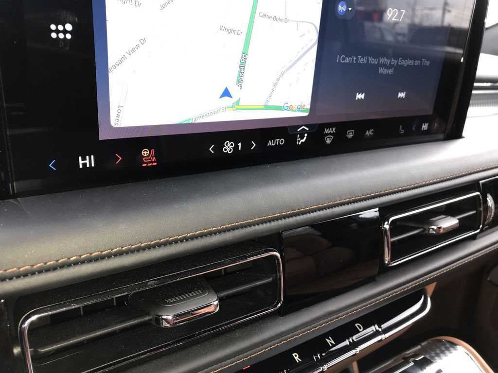Used 2025 Lincoln Aviator Black Label AWD/4WD image 19