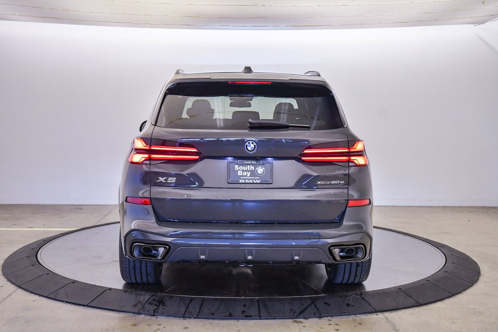 New 2026 BMW X5 xDrive50e w/ M Sport Package image 3