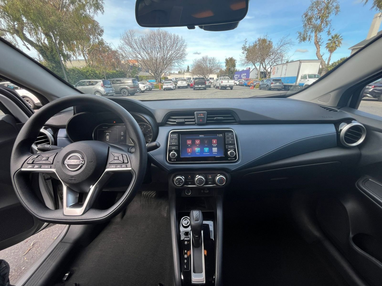 Used 2025 Nissan Versa SV image 31