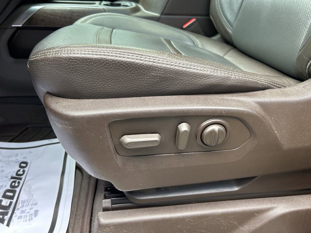 Used 2022 GMC Sierra 3500 Denali w/ Denali Ultimate Package image 21