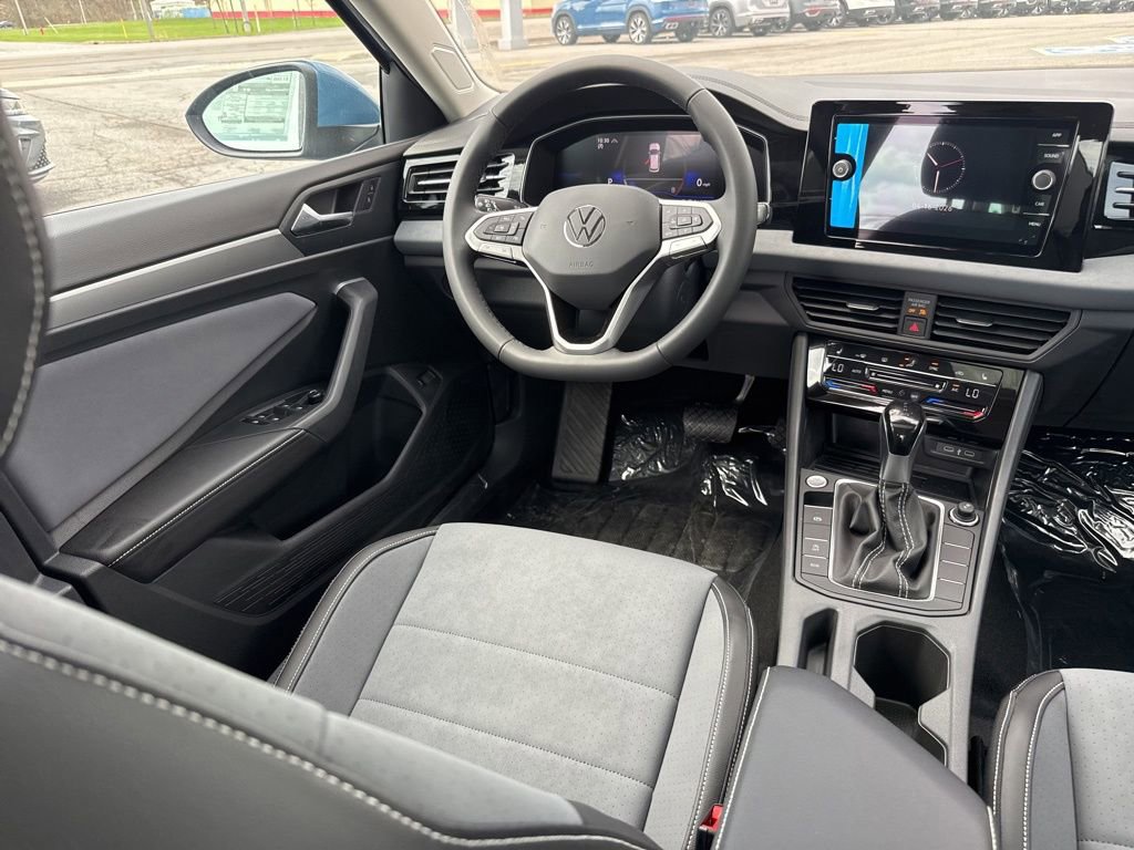 New 2026 Volkswagen Jetta SE FWD image 10