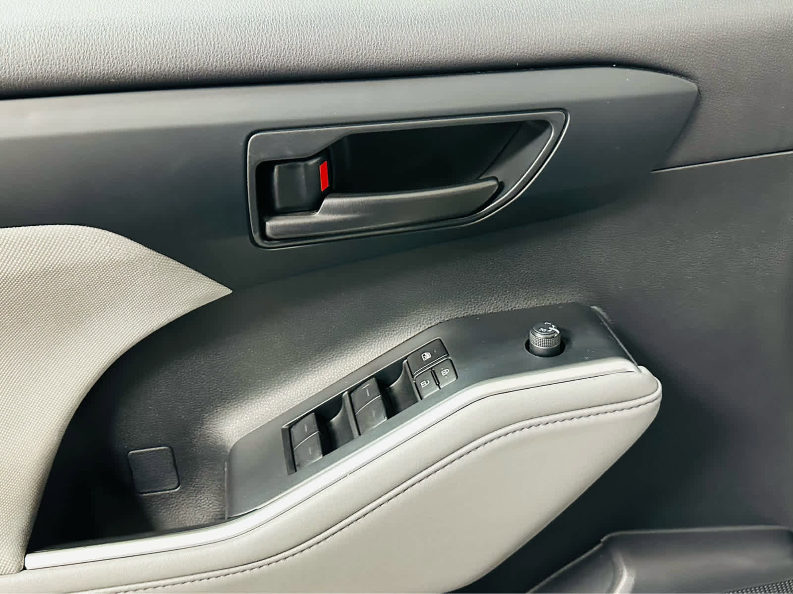 Certified 2023 Toyota Highlander LE image 19