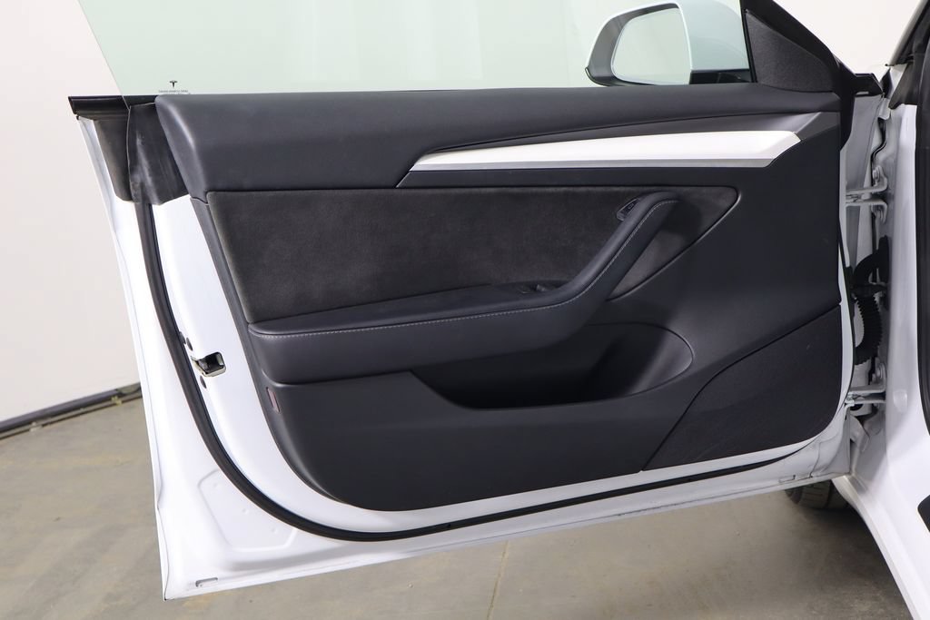 Used 2023 Tesla Model 3 Standard Range RWD image 18