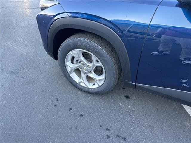 Used 2024 Chevrolet Trax LS w/ LS Convenience Package image 13