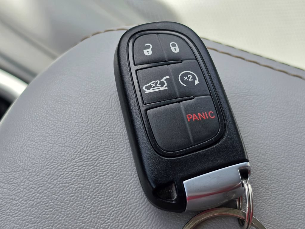 Used 2019 Jeep Cherokee Limited AWD/4WD image 25