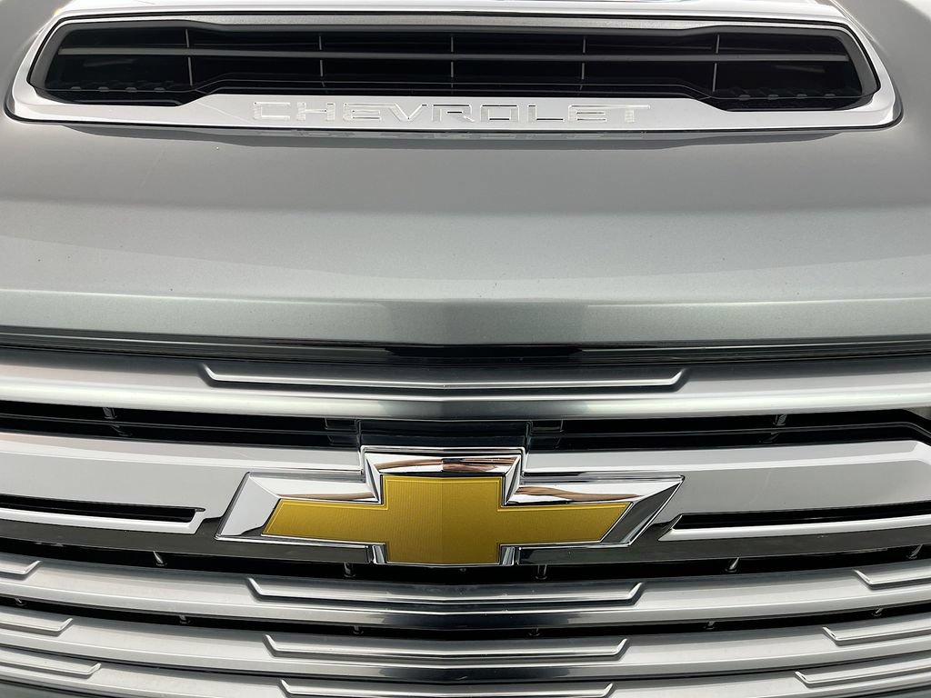 Used 2025 Chevrolet Silverado 3500 High Country w/ High Country Premium Package AWD/4WD image 44
