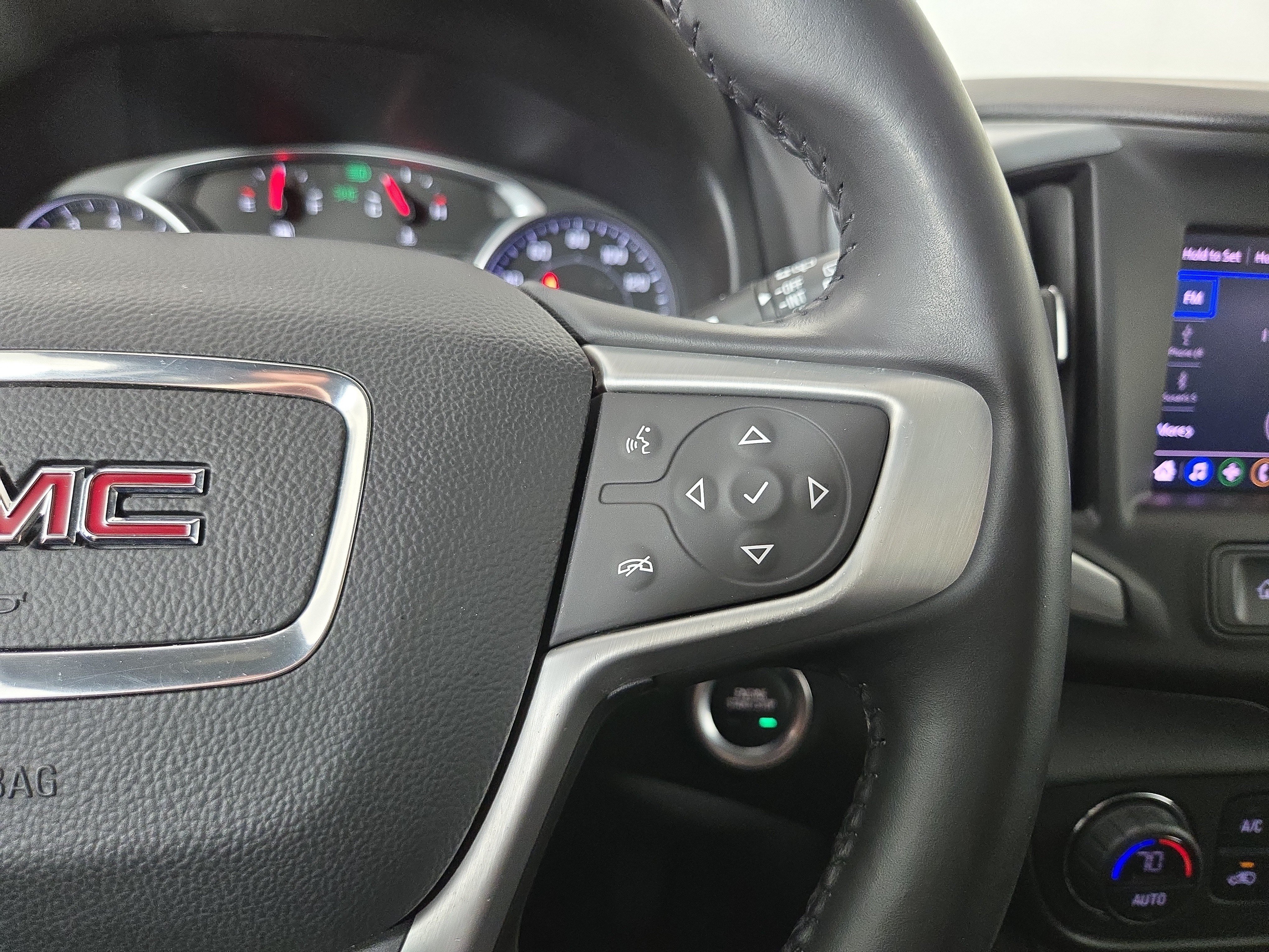 Used 2020 GMC Terrain SLE w/ Driver Convenience Package AWD/4WD image 15