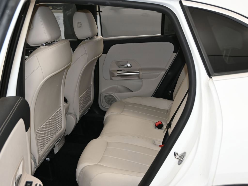 Used 2022 Mercedes-Benz GLA 250 w/ Premium Package Lite image 36