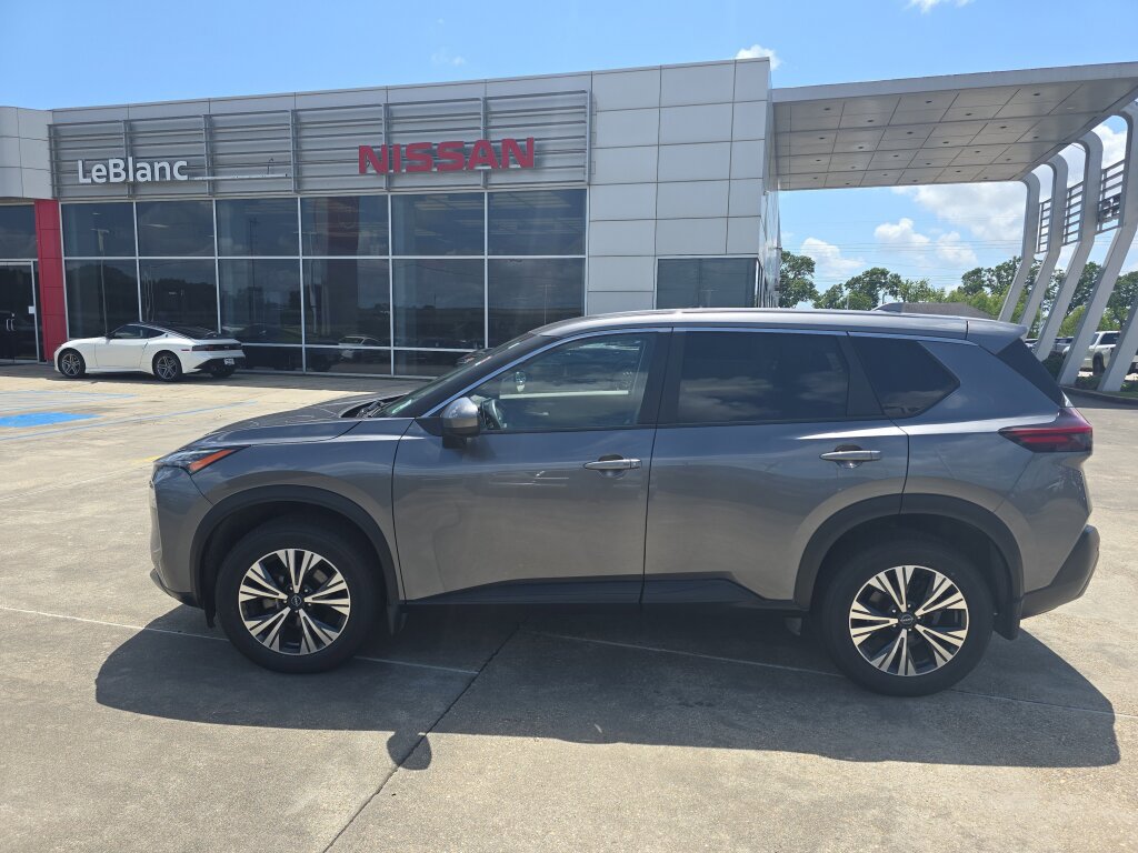 Used 2023 Nissan Rogue SV FWD image 3